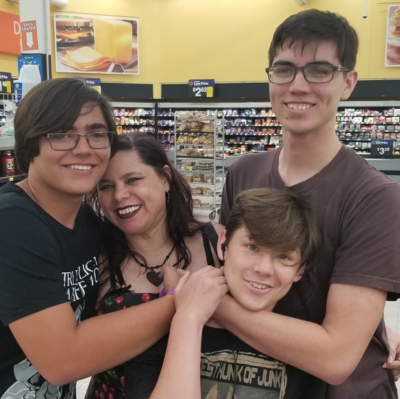 Meet your Posher, Lalaine - Picture 7 of 16